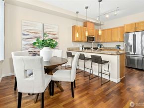 375 Kirkland Avenue 203, Kirkland WA 98033
