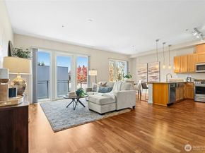 375 Kirkland Avenue 203, Kirkland WA 98033