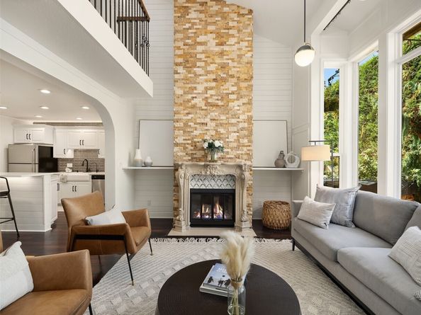 1400 Bellevue Way SE 4, Bellevue WA 98004