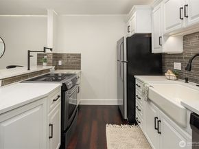 1400 Bellevue Way SE 4, Bellevue WA 98004