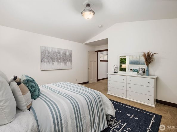 19624 2nd Drive SE, Bothell WA 98012