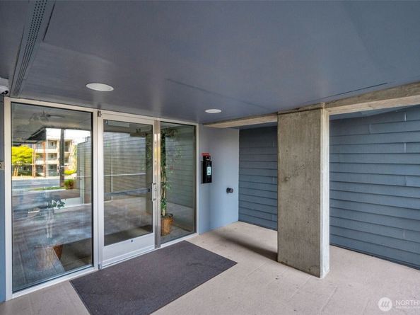 3112 SW Avalon Way 302, Seattle WA 98126