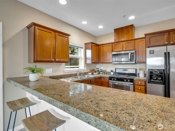 3112 SW Avalon Way 302, Seattle WA 98126