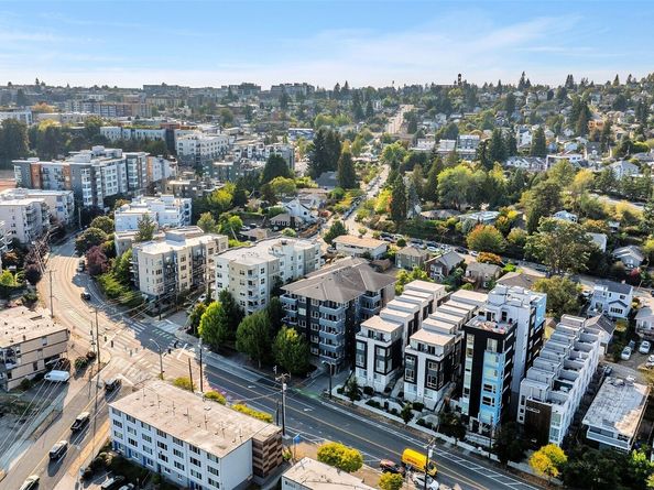 3112 SW Avalon Way 302, Seattle WA 98126