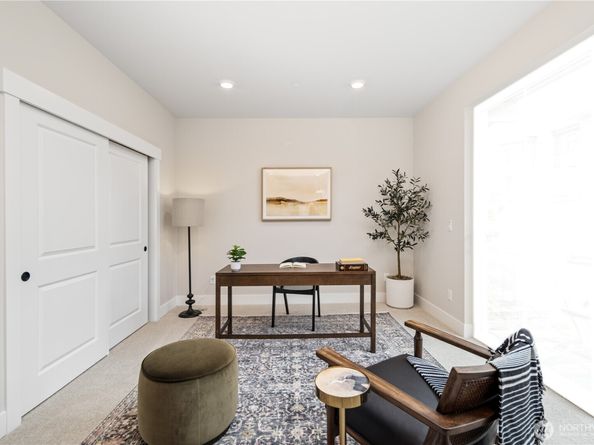 14332 148th Place NE 25, Woodinville WA 98072