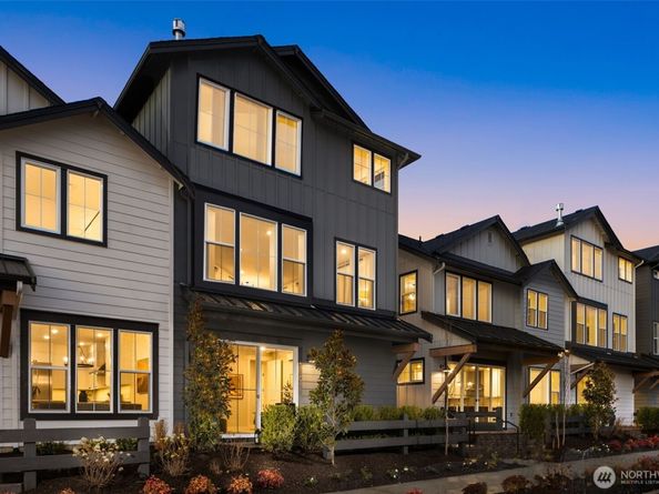 14332 148th Place NE 25, Woodinville WA 98072