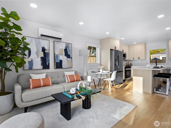 9737 Evanston Avenue N, Seattle WA 98103