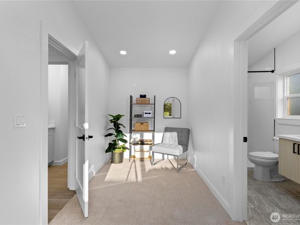 9737 Evanston Avenue N, Seattle WA 98103