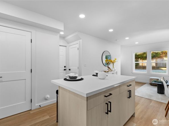 9737 Evanston Avenue N, Seattle WA 98103