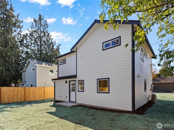 9737 Evanston Avenue N, Seattle WA 98103