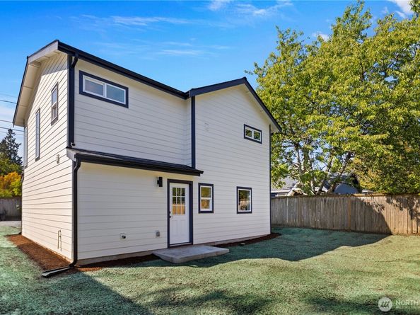 9737 Evanston Avenue N, Seattle WA 98103