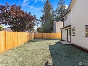 9737 Evanston Avenue N, Seattle WA 98103