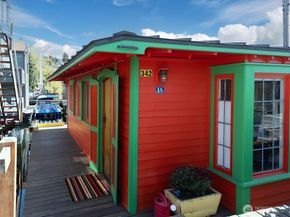 2727 Fairview Avenue E 18, Seattle WA 98102