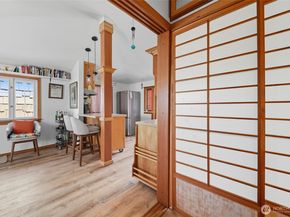 2727 Fairview Avenue E 18, Seattle WA 98102