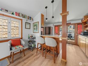2727 Fairview Avenue E 18, Seattle WA 98102