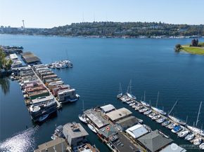 2727 Fairview Avenue E 18, Seattle WA 98102