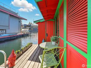2727 Fairview Avenue E 18, Seattle WA 98102