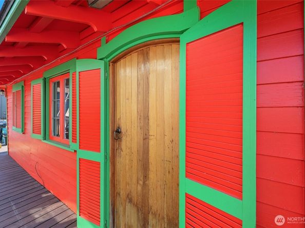 2727 Fairview Avenue E 18, Seattle WA 98102
