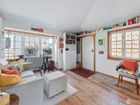 2727 Fairview Avenue E 18, Seattle WA 98102