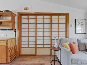 2727 Fairview Avenue E 18, Seattle WA 98102