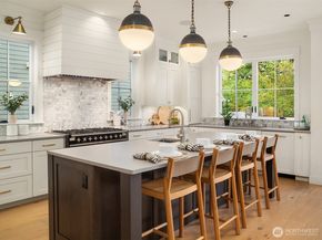 5142 48th Avenue NE, Seattle WA 98105