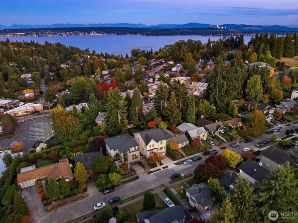 5142 48th Avenue NE, Seattle WA 98105