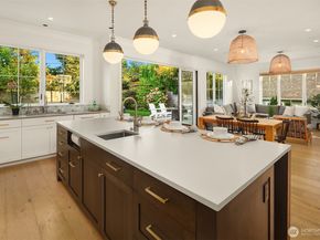 5142 48th Avenue NE, Seattle WA 98105