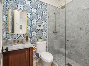 5142 48th Avenue NE, Seattle WA 98105