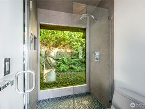 5401 SW Beach Drive Terrace, Seattle WA 98116