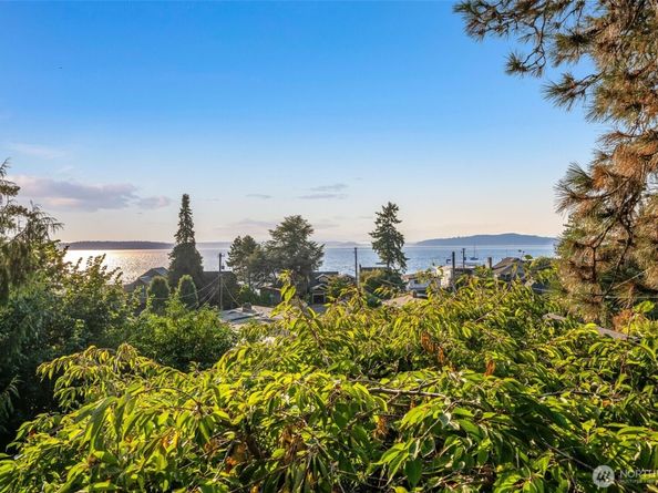 5401 SW Beach Drive Terrace, Seattle WA 98116