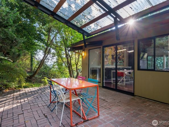 5401 SW Beach Drive Terrace, Seattle WA 98116