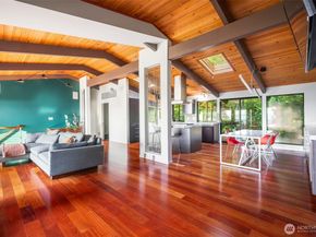 5401 SW Beach Drive Terrace, Seattle WA 98116