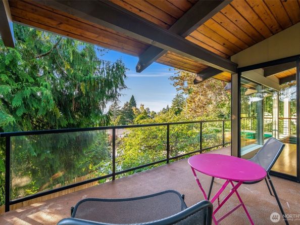 5401 SW Beach Drive Terrace, Seattle WA 98116