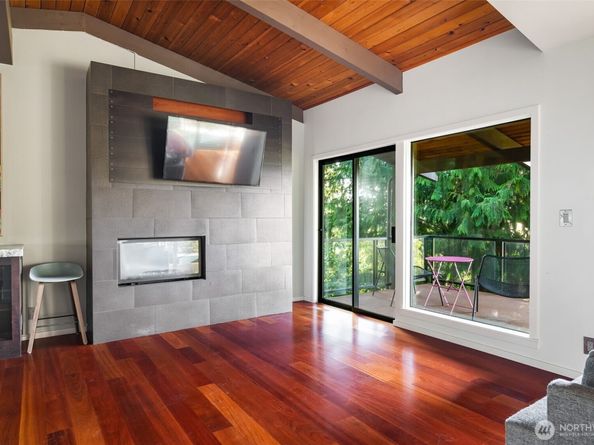 5401 SW Beach Drive Terrace, Seattle WA 98116