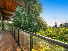 5401 SW Beach Drive Terrace, Seattle WA 98116