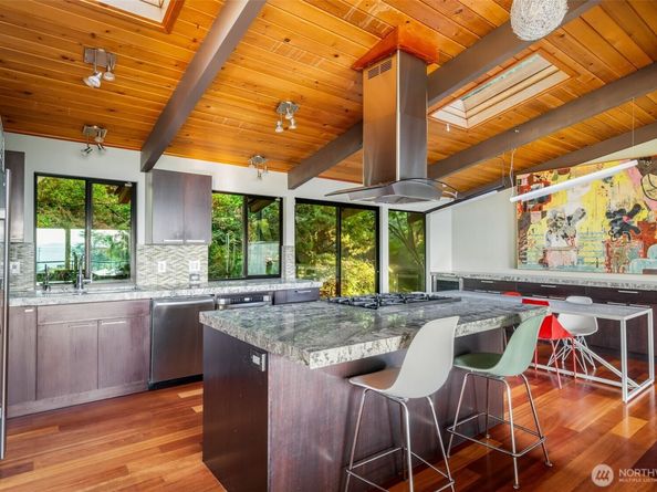 5401 SW Beach Drive Terrace, Seattle WA 98116