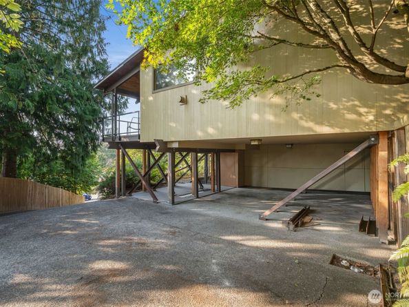 5401 SW Beach Drive Terrace, Seattle WA 98116