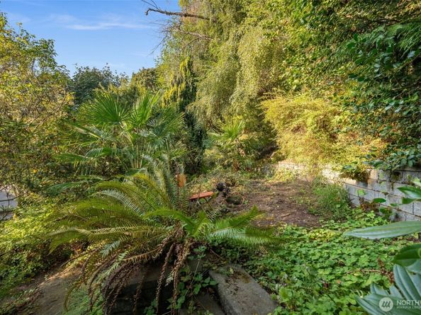 5401 SW Beach Drive Terrace, Seattle WA 98116