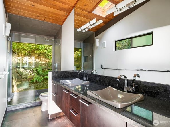 5401 SW Beach Drive Terrace, Seattle WA 98116