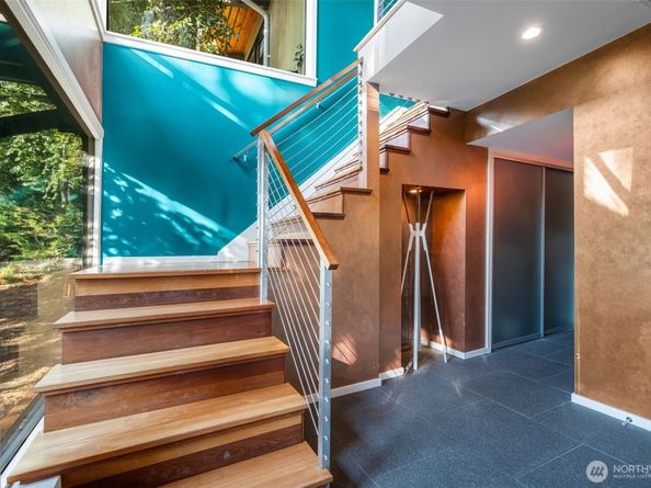5401 SW Beach Drive Terrace, Seattle WA 98116