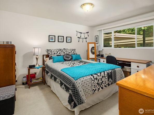 10203 47th Avenue SW C12, Seattle WA 98146