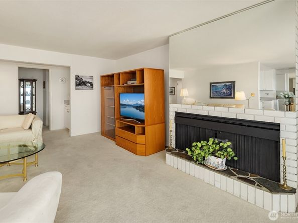 10203 47th Avenue SW C12, Seattle WA 98146