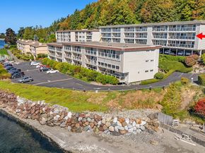 10203 47th Avenue SW C12, Seattle WA 98146