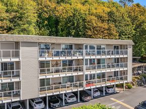 10203 47th Avenue SW C12, Seattle WA 98146