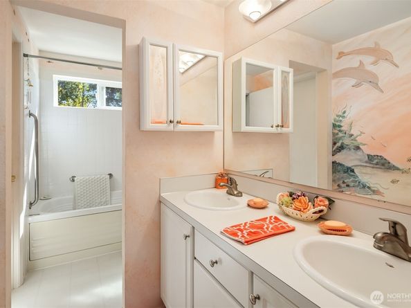 10203 47th Avenue SW C12, Seattle WA 98146