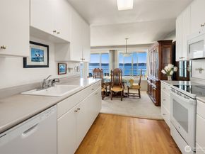 10203 47th Avenue SW C12, Seattle WA 98146