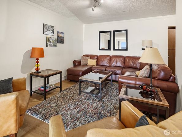 10203 47th Avenue SW C12, Seattle WA 98146