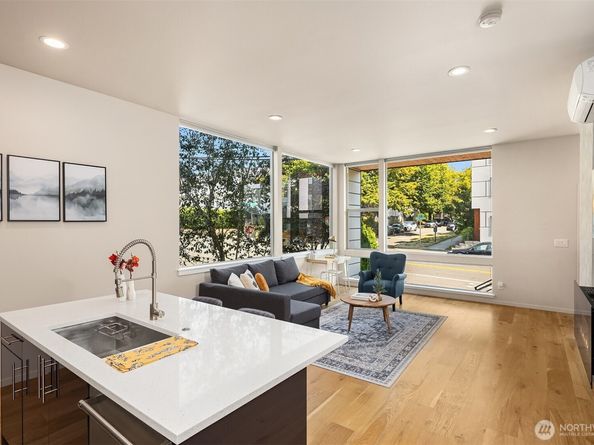 6221 20th Avenue NW, Seattle WA 98107
