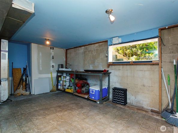 19727 Locust Way, Lynnwood WA 98036