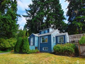 19727 Locust Way, Lynnwood WA 98036